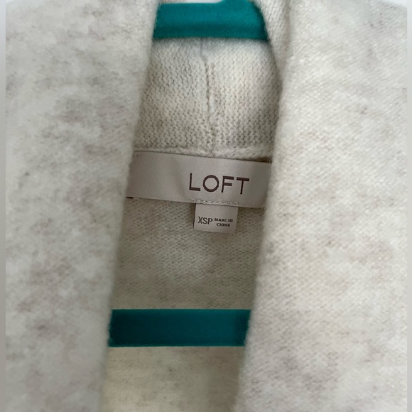 LOFT Sweater - Picture 2 of 2